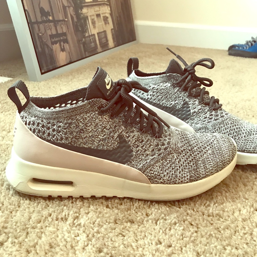 Nike Flyknit Thea Athletic Lifestyle Shoes
